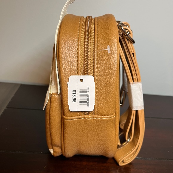 Bath and Body Works Holiday 2023 Gingerbread House Cosmetic backpack New w/Tags! - Picture 9 of 9